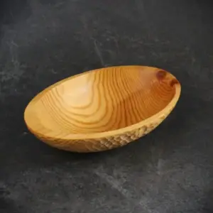 Plat ovale gougé, essence des bois