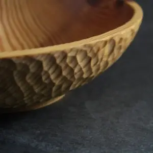 Plat ovale gougé, essence des bois