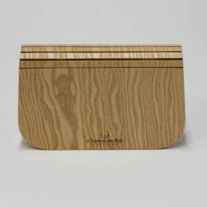 Minaudière en érable sycomore teinté noir et naturel, création artisanale signée L’Essence des Bois — design épuré, matériaux nobles et fabrication française.