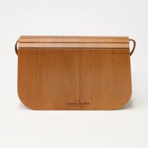 Minaudière en poirier, création artisanale signée L’Essence des Bois — design épuré, matériaux nobles et fabrication française.