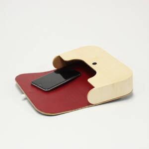 Minaudière en érable sycomore teinté noir et naturel, création artisanale signée L’Essence des Bois — design épuré, matériaux nobles et fabrication française.