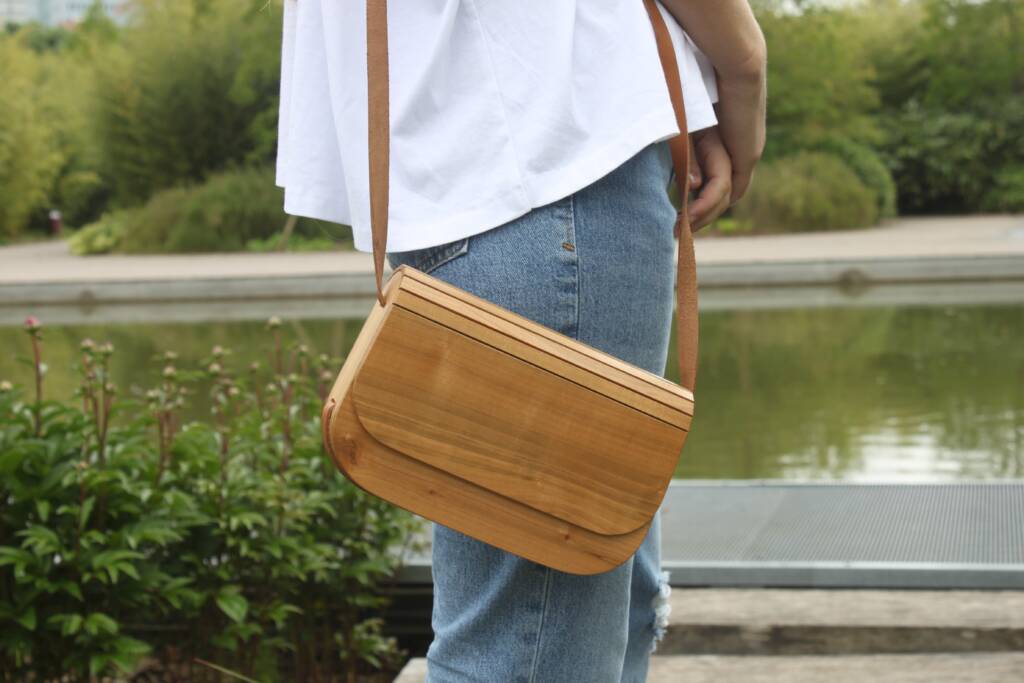 Sac a main en bois artisanal